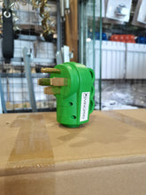 Load image into Gallery viewer, RVINGPRO NEMA TT-30R RV Replacement Plug 125V 30 Amp