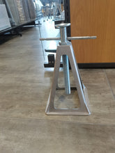 Load image into Gallery viewer, RVINGPRO Stabilizing Hand Trailer Jacks
